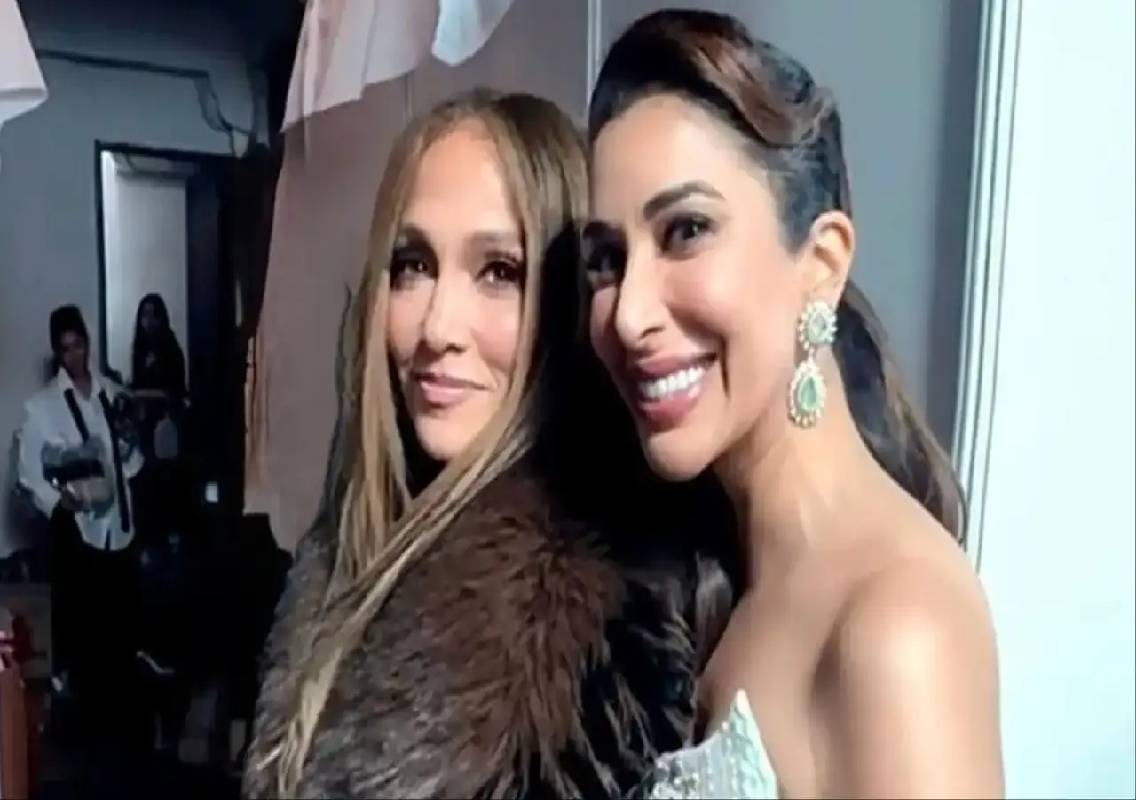 Sophie Choudry calls meeting Jennifer Lopez a highlight - News Karnataka