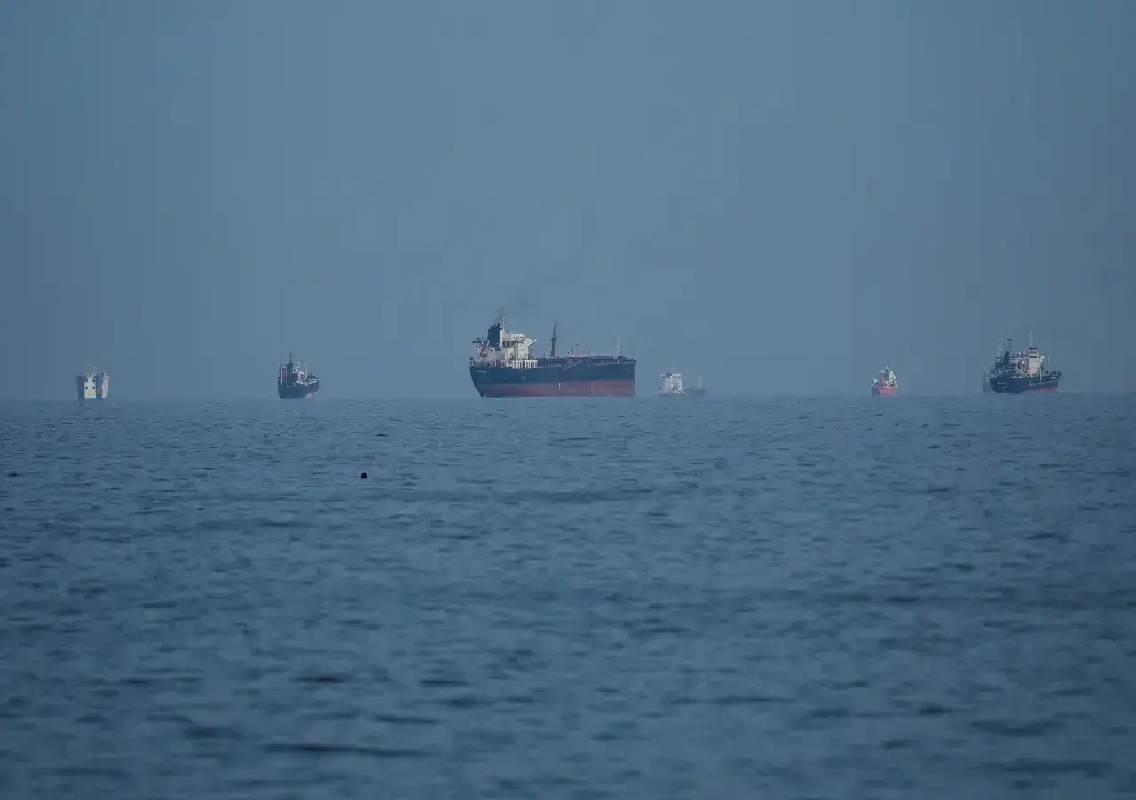 Indian dhow capsizes near Strait of Hormuz - News Karnataka