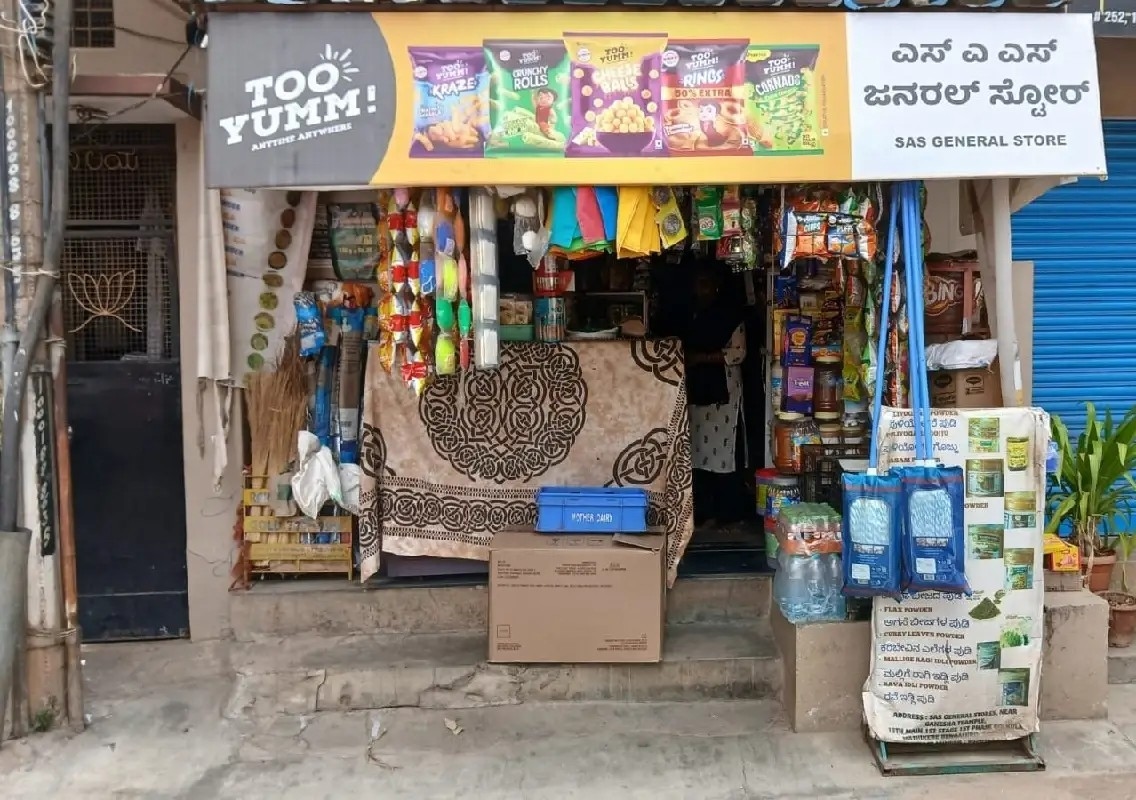 Tiny Bengaluru shop goes viral for forgotten childhood snacks - News Karnataka