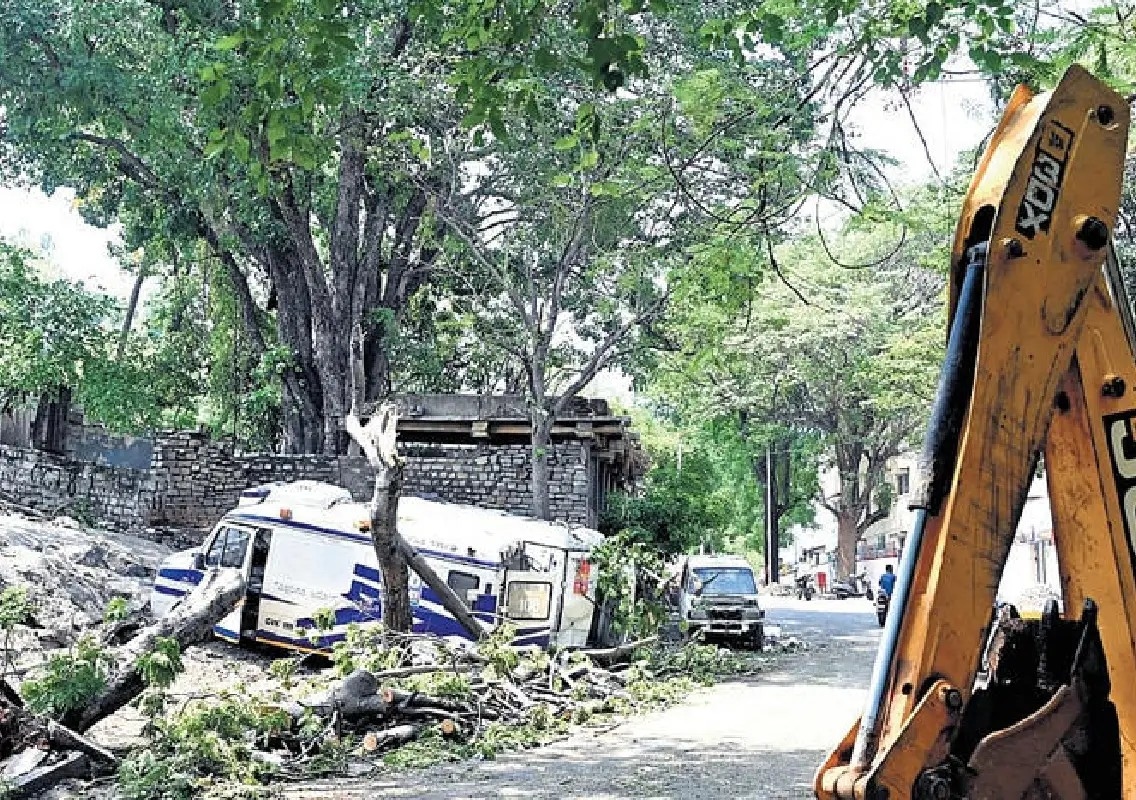 Unsafe structures to be cleared after Bowring wall collapse - News Karnataka