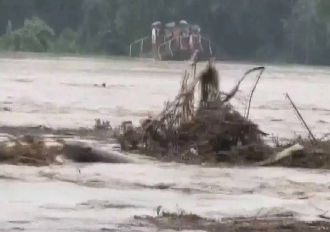 Arunachal flood toll rises to 3 as IMD warns of rain - News Karnataka