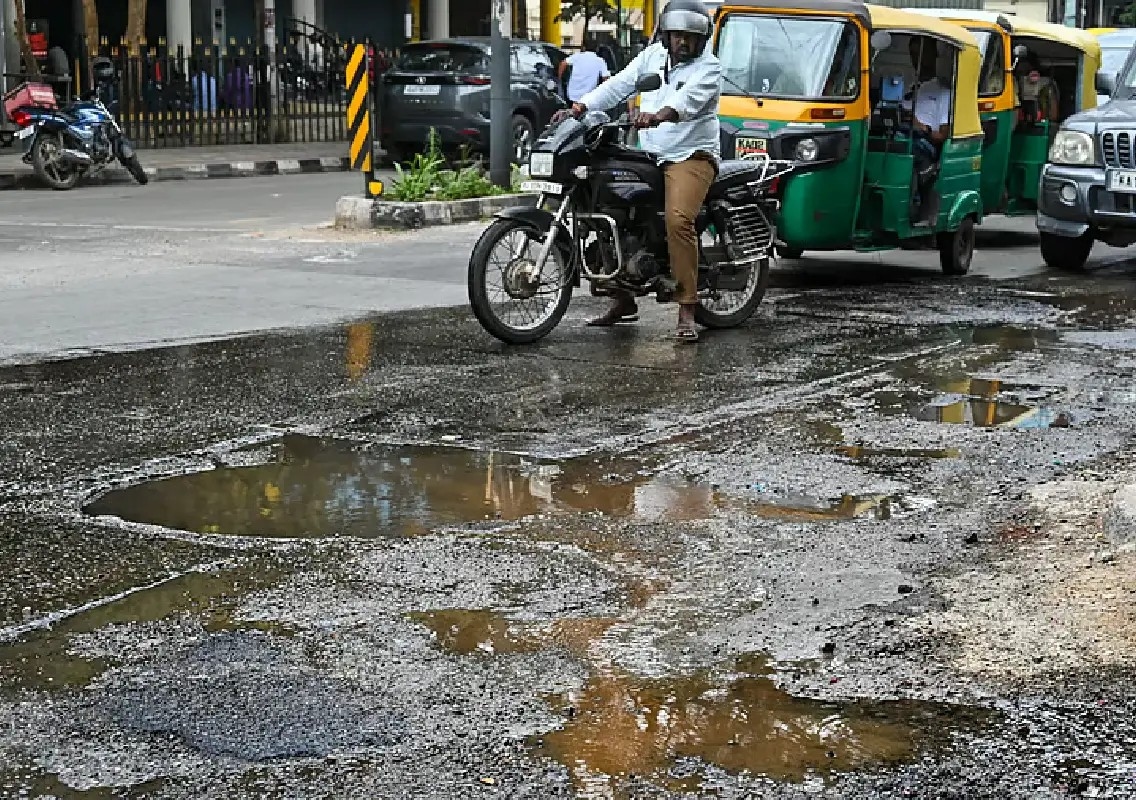 Bengaluru engineer suspended as poor road work comes under scanner - News Karnataka