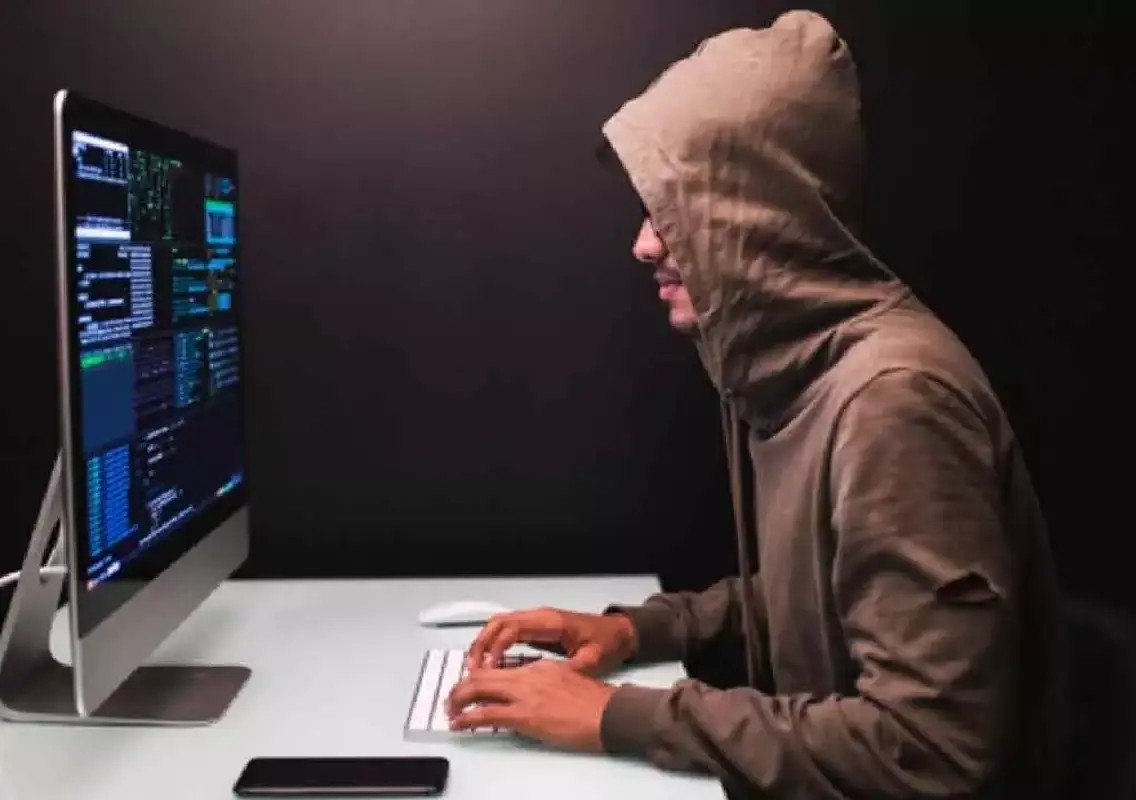 Bengaluru man loses ₹1 lakh in scam involving fake friend of MBBS student - News Karnataka