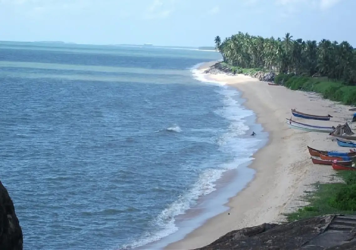 Bengaluru tourist dies after wave sweeps him away at Kodi Bengre beach - News Karnataka