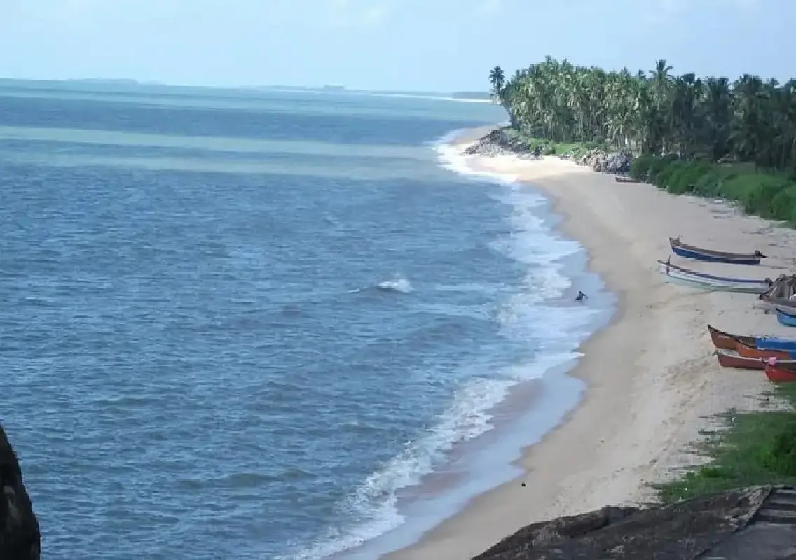 Bengaluru tourist dies after wave sweeps him away at beach - News Karnataka