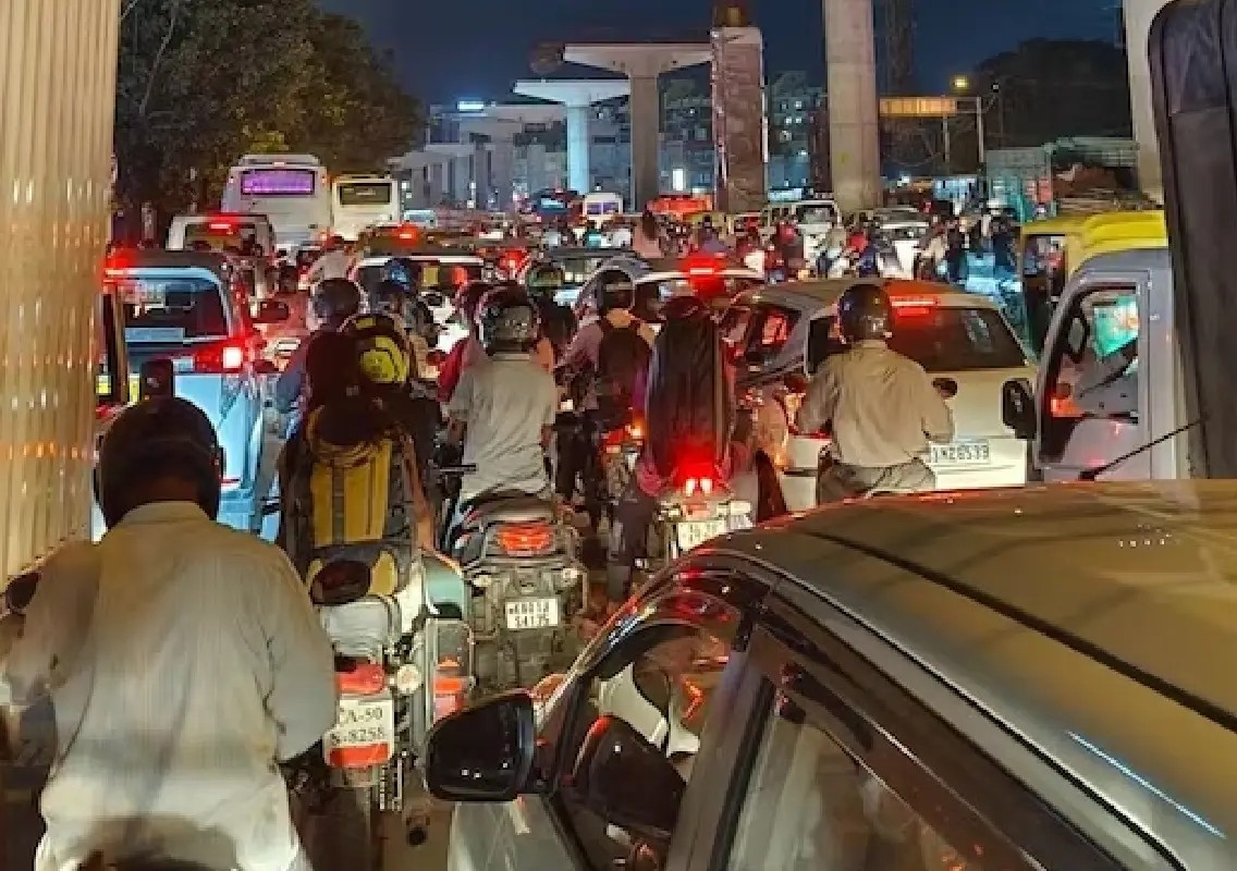 Bengaluru's 2 am traffic jam goes viral, sparks online debate - News Karnataka