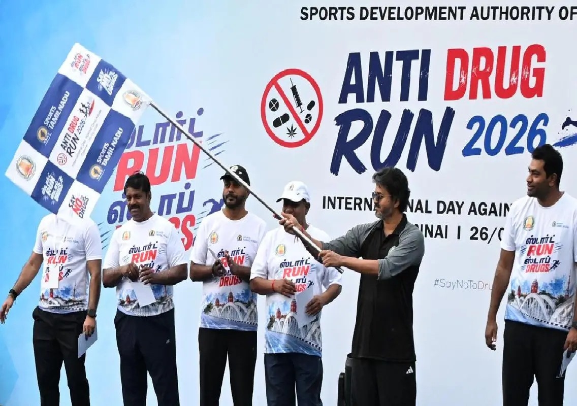 CM Vijay joins anti-drug awareness run along Chennai's Marina Beach - News Karnataka