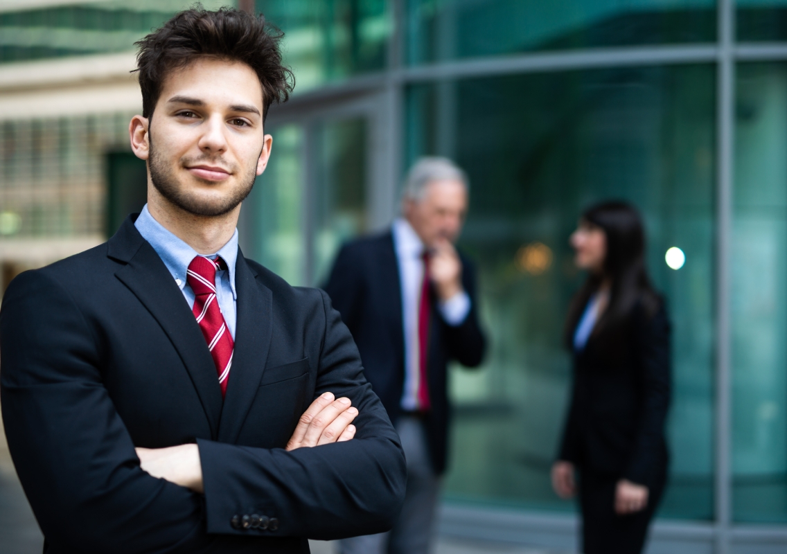 Executive MBA vs. Staying on the Traditional Career Path: Which Is the Better Investment? - News Karnataka