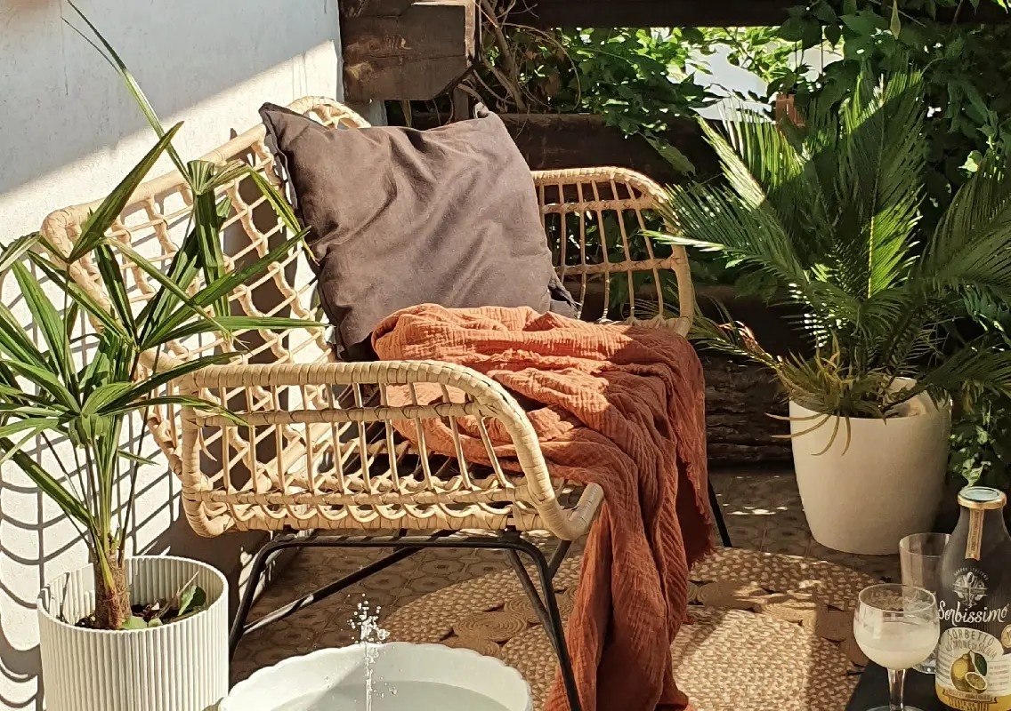 Clever makeover turns narrow balcony into a stylish retreat - News Karnataka