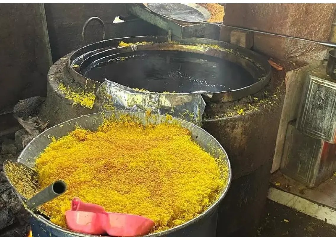 Food safety raids uncover violations at 44 Bengaluru outlets - News Karnataka