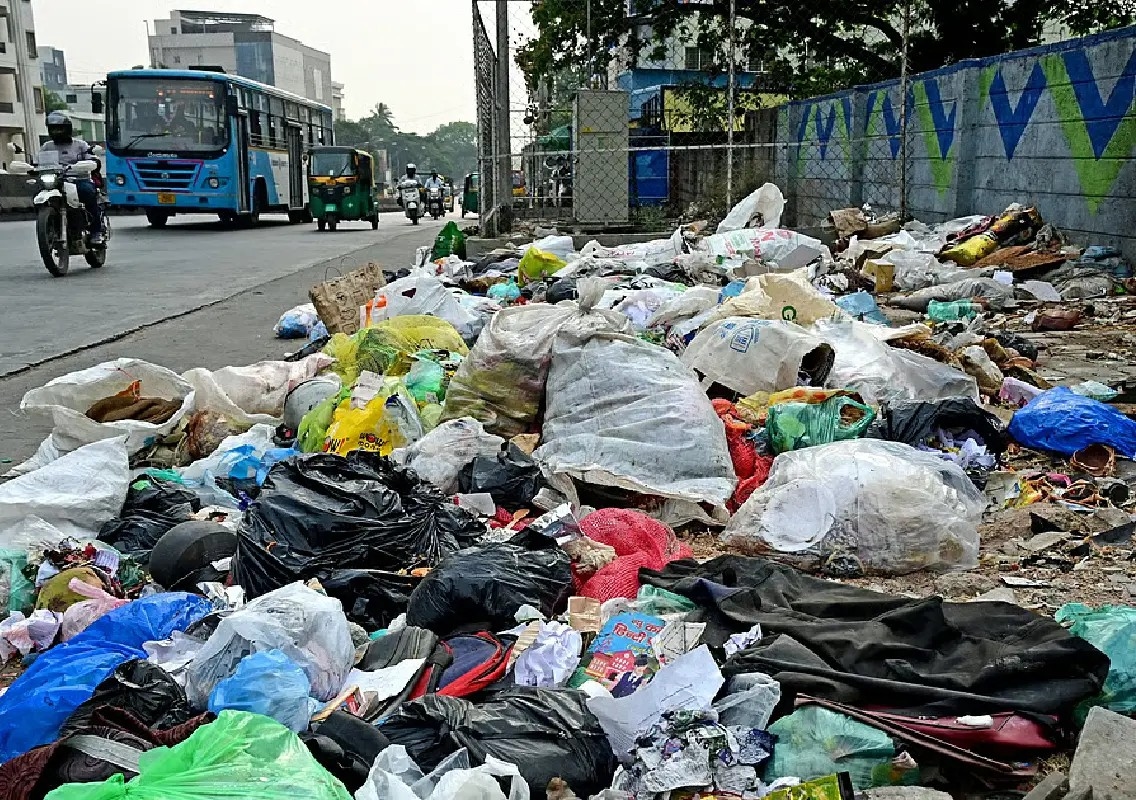 Garbage black spots to be cleared in three months, says Minister - News Karnataka