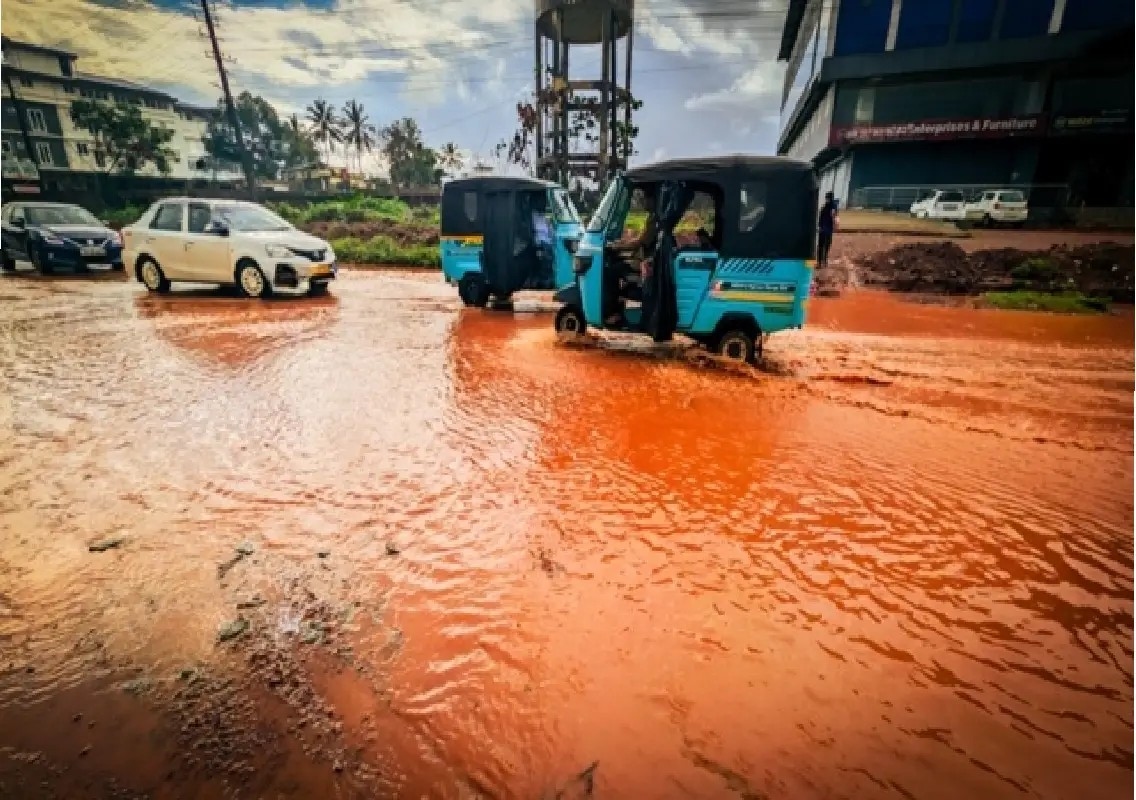 Heavy rain triggers waterlogging on Bajpe Road in Mangaluru - News Karnataka