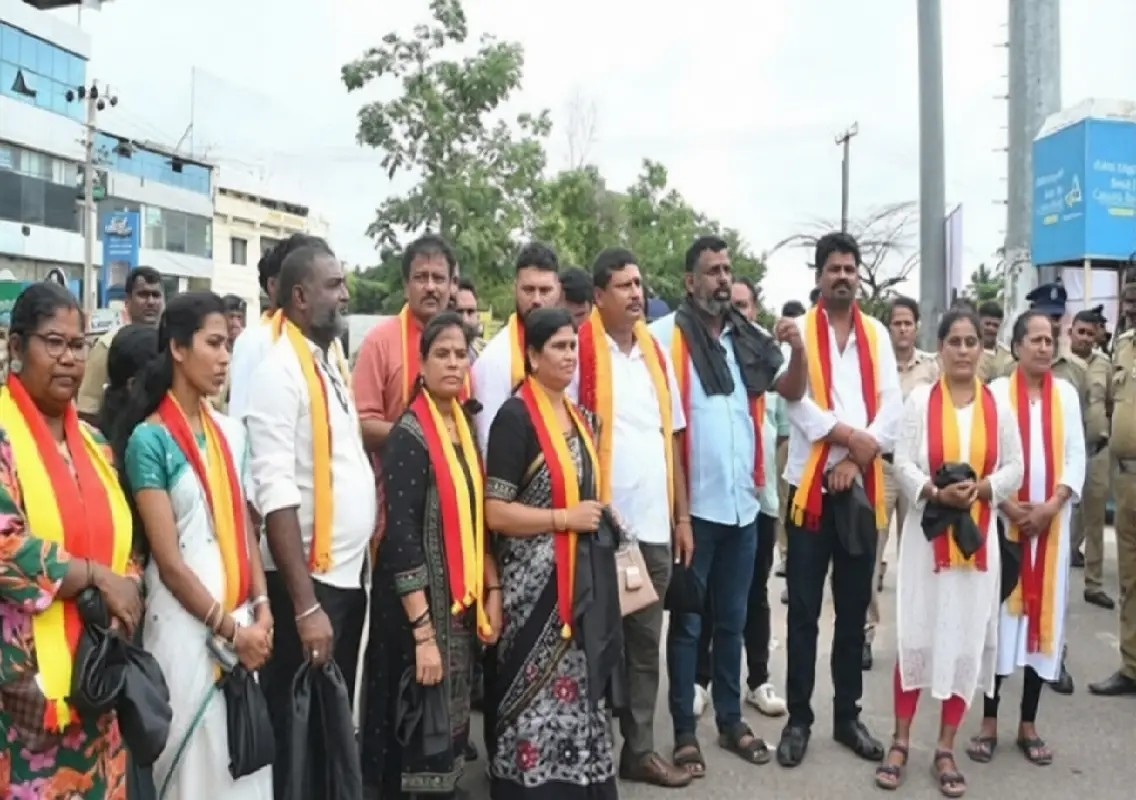 KRV activists detained ahead of Tamil Nadu CM Vijay’s Kollur visit: WATCH - News Karnataka