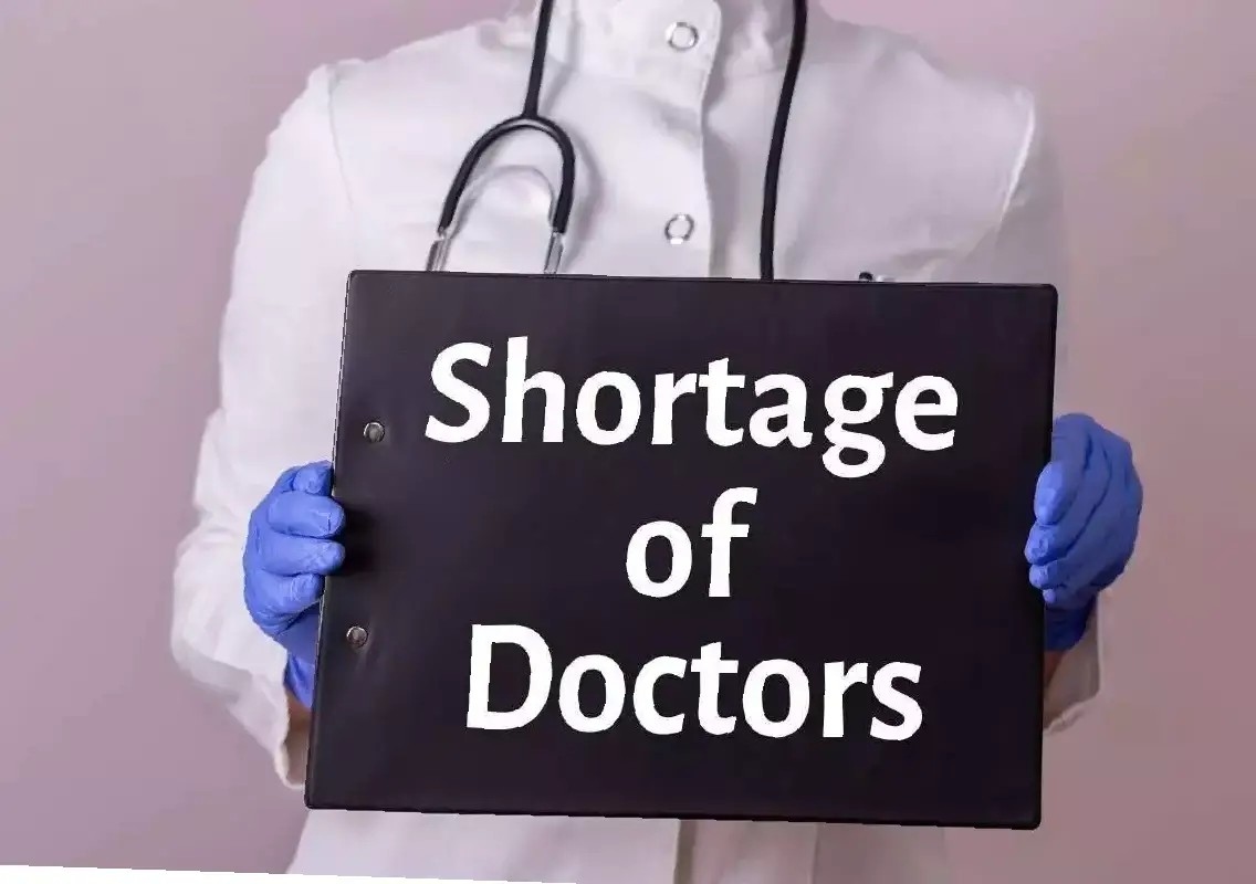 Karnataka faces shortage of 900 doctors, says UT Khader - News Karnataka