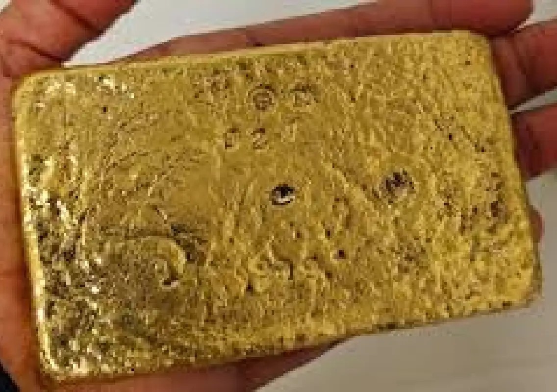 Kerala man held with Rs 1.37 crore gold at Bengaluru airport - News Karnataka