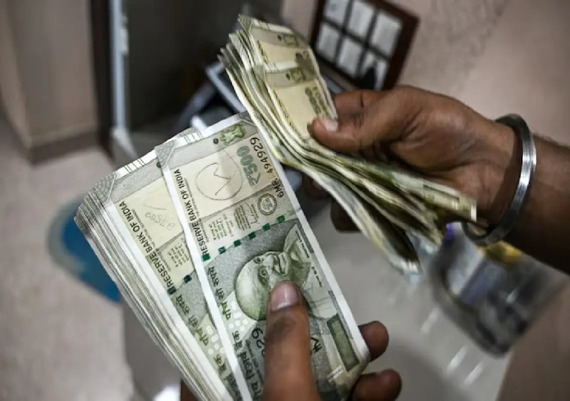 Lower crude prices and RBI steps boost hopes of rupee recovery - News Karnataka