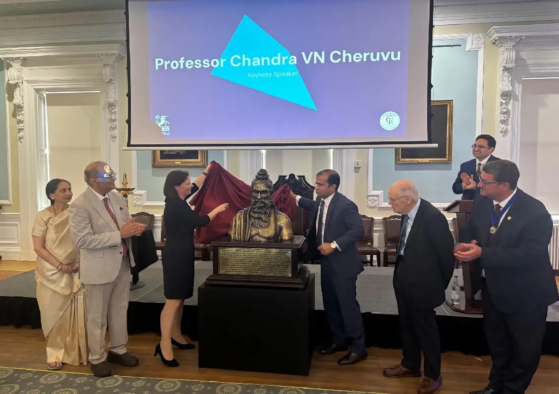 Maharishi Sushruta statue unveiled at Royal College of Surgeons in UK - News Karnataka