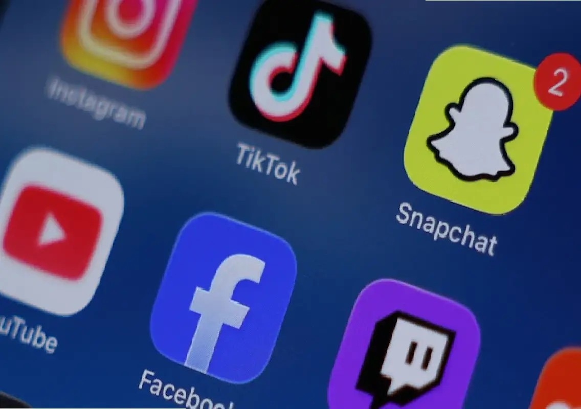 Malaysia bans social media accounts for children under 16 - News Karnataka