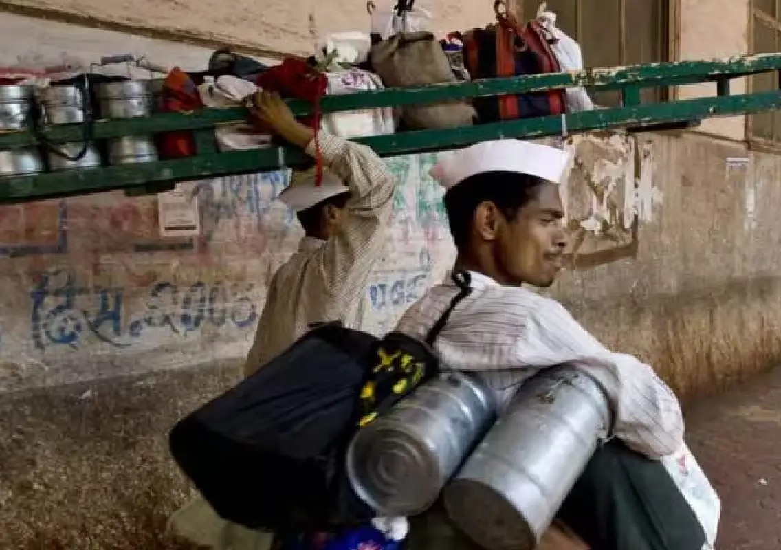 Mumbai dabbawalas battle decline as work-from-home reshapes city - News Karnataka