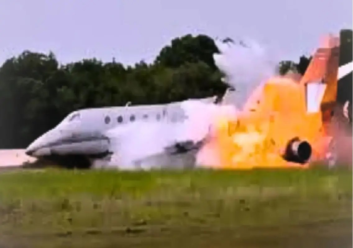Pilot, co-pilot killed in private jet crash during emergency landing - News Karnataka