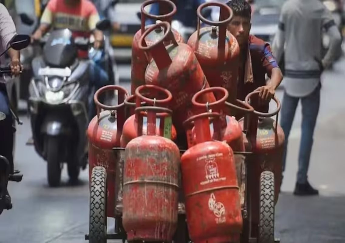 Ujjwala LPG subsidy cut to four cylinders explained - News Karnataka