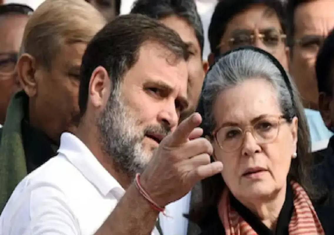 Rahul Gandhi backs Sonia on India's foreign policy - News Karnataka