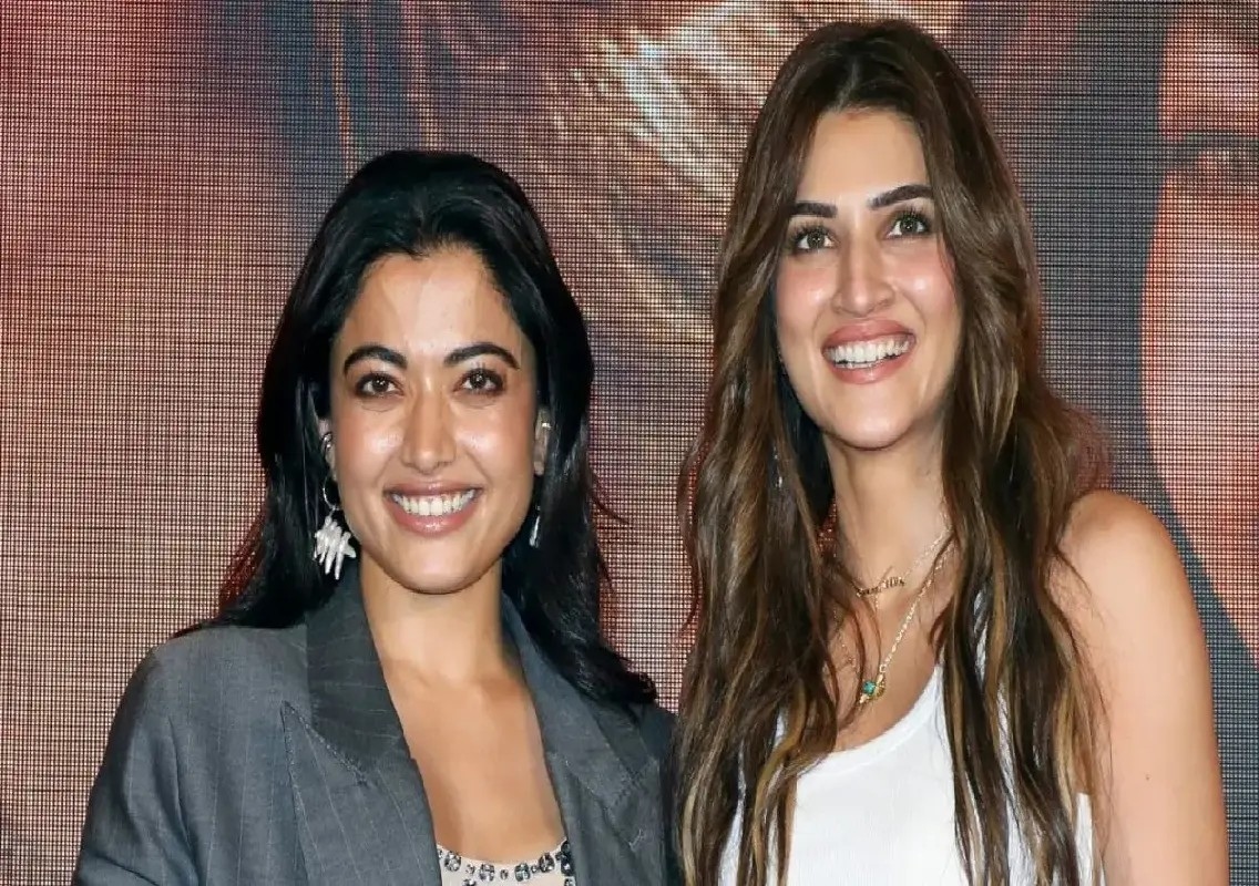 Rashmika Mandanna, Kriti Sanon discuss ‘pehla pyaar’ at Cocktail 2 launch - News Karnataka