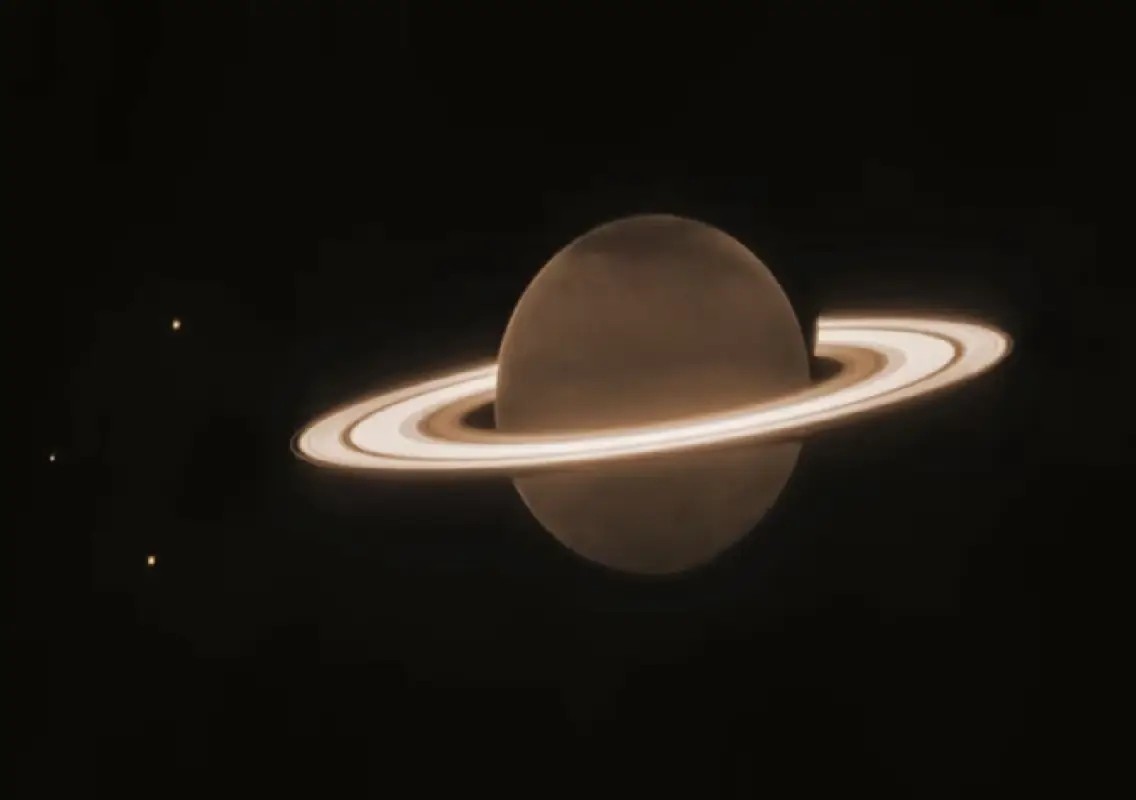 Saturn's majestic rings captured in stunning new footage: WATCH - News Karnataka