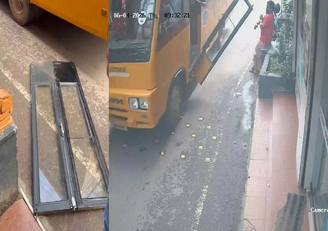 School bus door falls off in Palakkad, major mishap averted: WATCH - News Karnataka