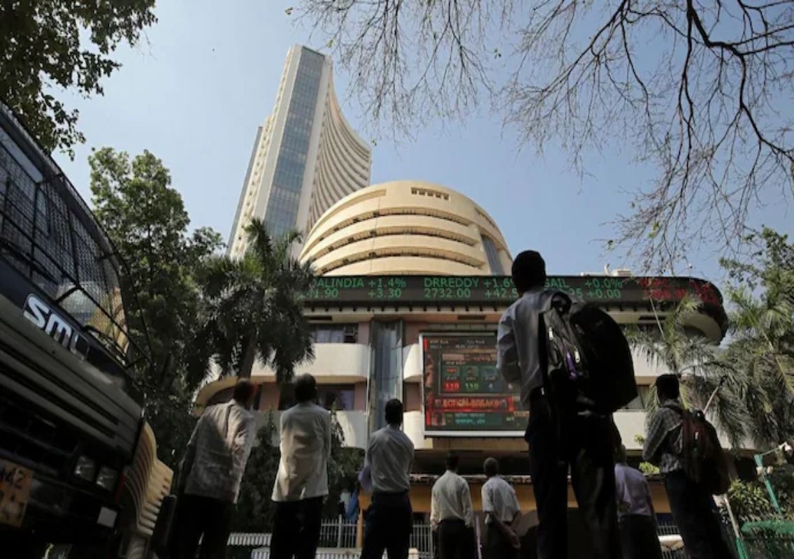 Stock market falls as oil crosses $96 - News Karnataka