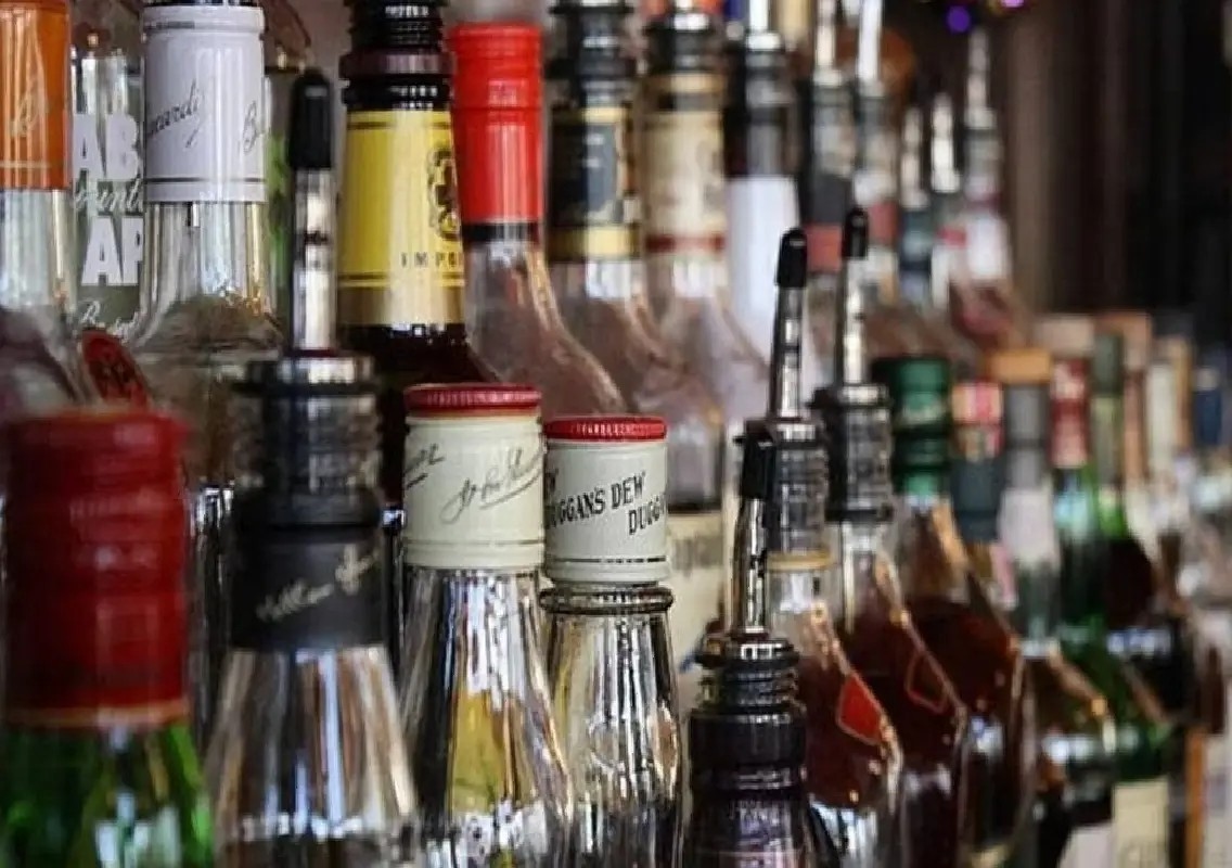 Three cases booked during crackdown on bars and wine shops - News Karnataka
