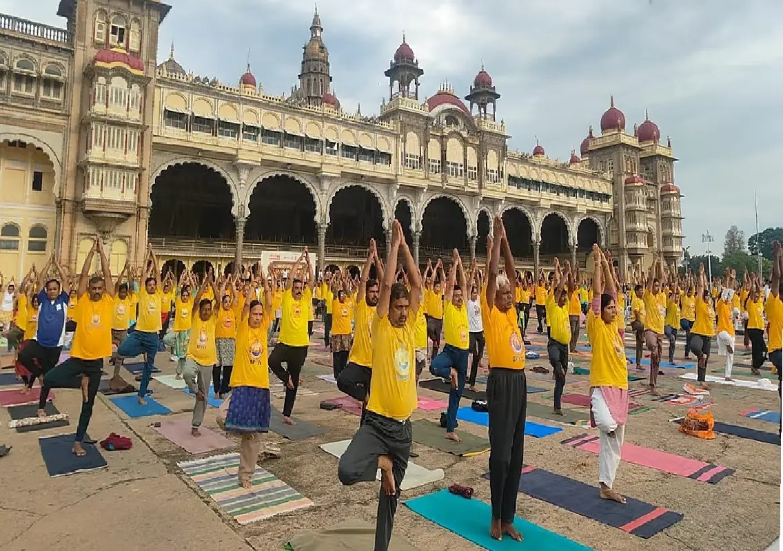 Yoga is India's soft power to lead the world: Yaduveer Wadiyar - News Karnataka