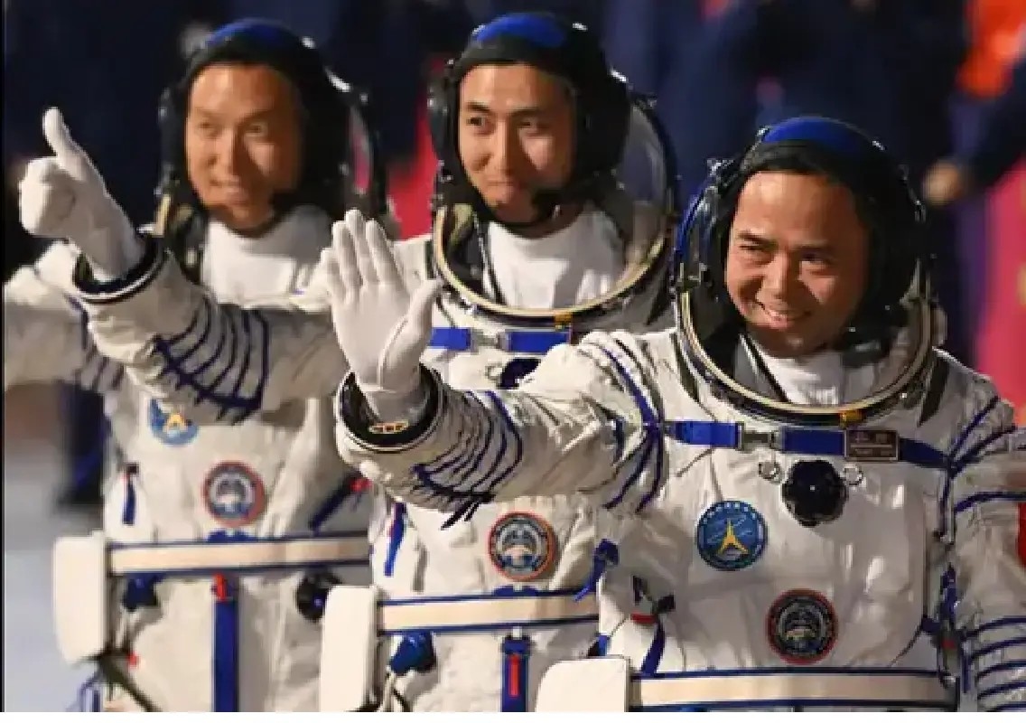 Young minds inspired as astronauts share space journey - News Karnataka