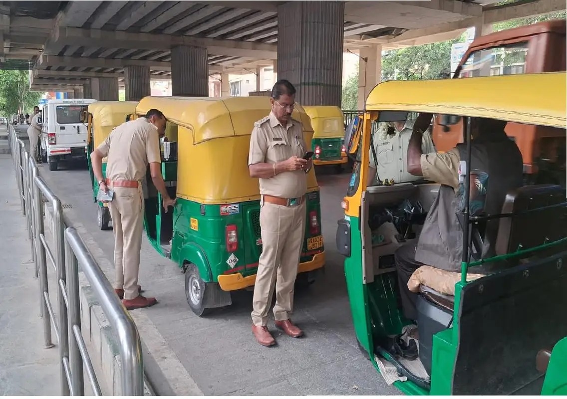 Bengaluru cracks down on passenger autos carrying goods - News Karnataka