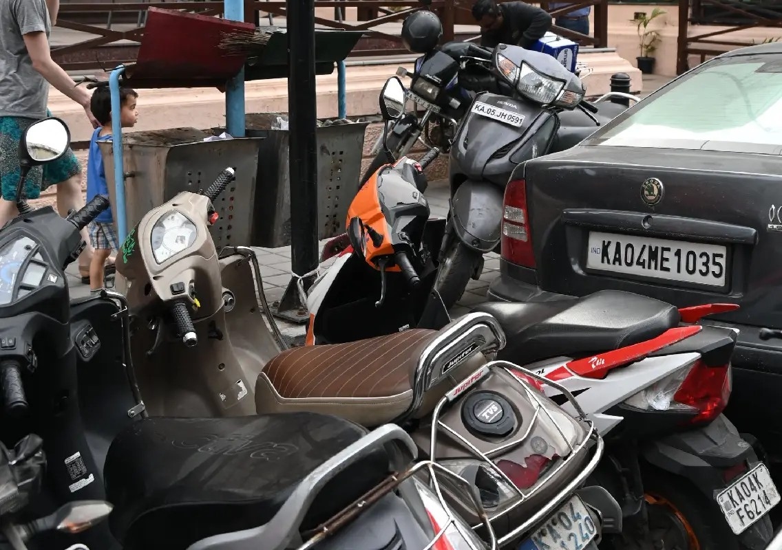 Bengaluru looks to private plots as parking crunch worsens - News Karnataka