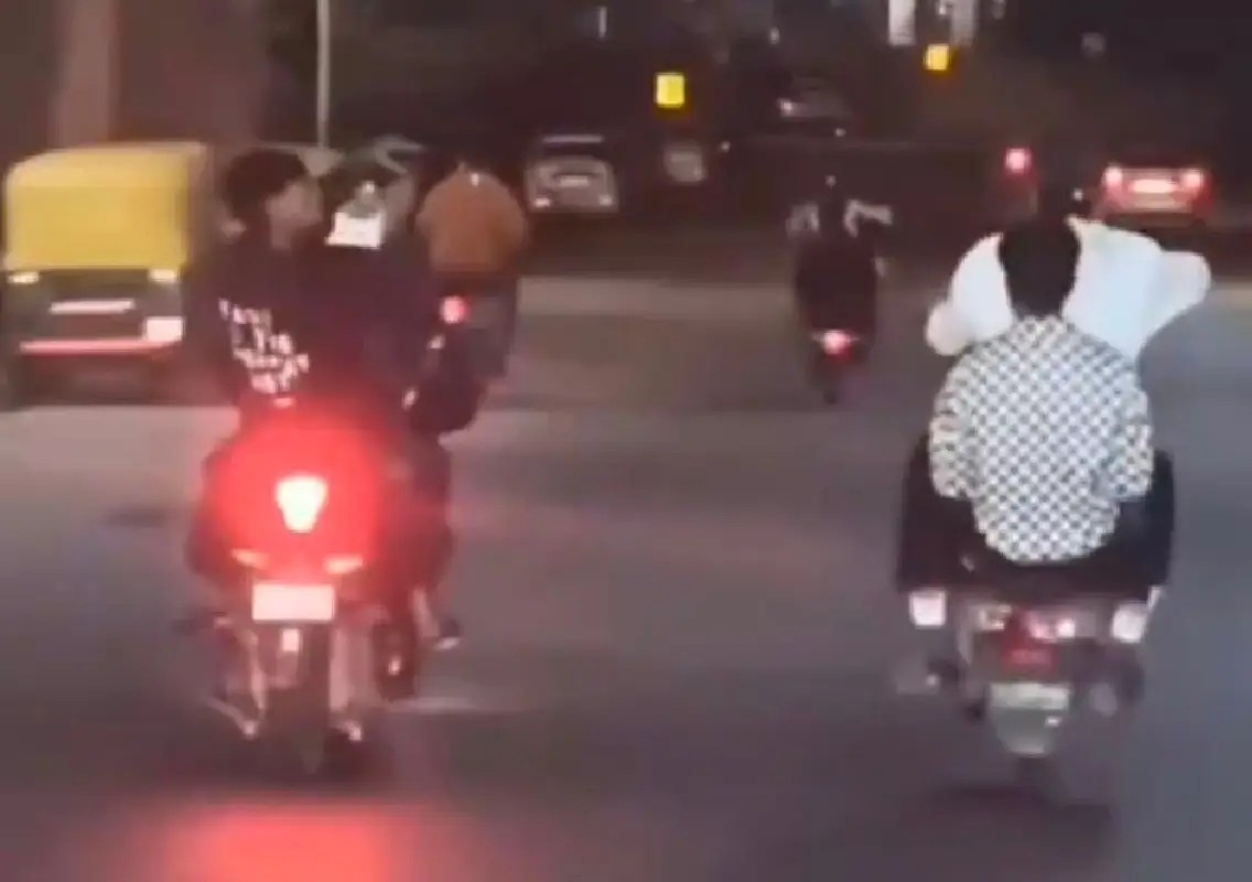 Bikers block ambulance for stunts, sparking outrage in Bengaluru - News Karnataka