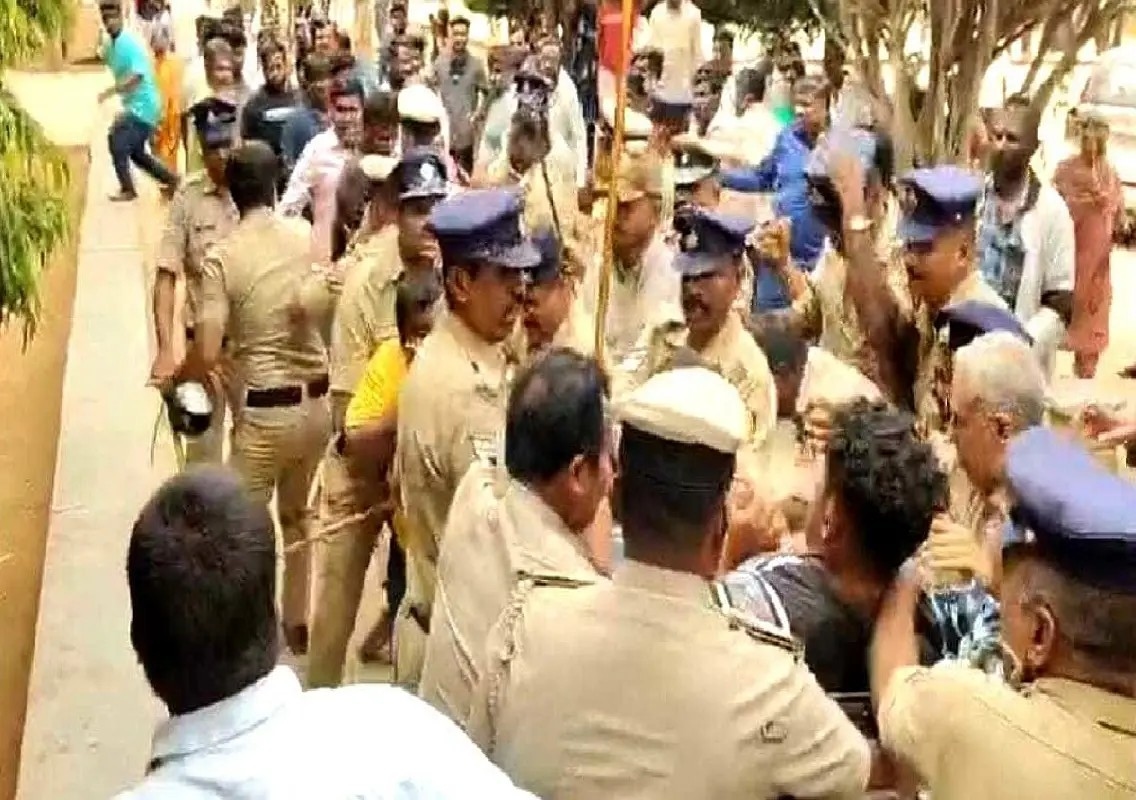 Class 6 student's death at Bengaluru school sparks protest: WATCH - News Karnataka