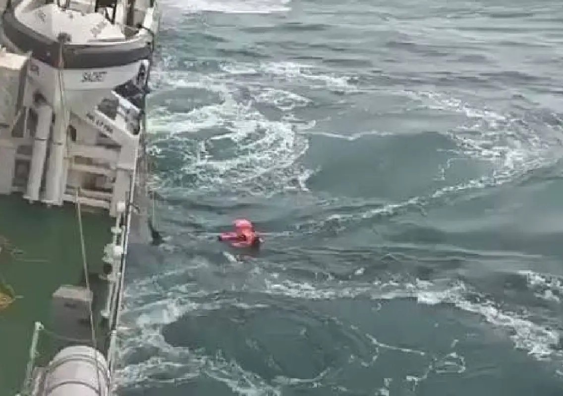 Coast Guard rescues six after boat sinks off Mangaluru coast - News Karnataka