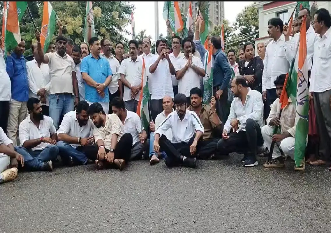Congress blocks road in Udupi over NEET paper leak protest: WATCH - News Karnataka