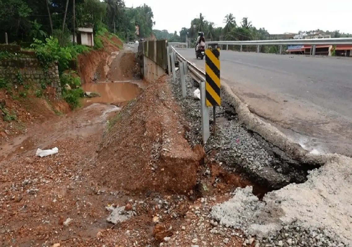 Cracks on Bikarnakatte-Savanoor highway raise safety concerns - News Karnataka