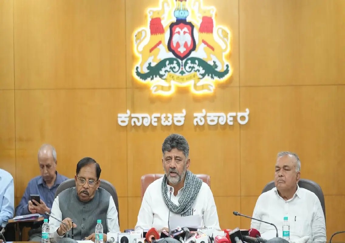 DK Shivakumar urges Tamil Nadu CM Vijay to defer Bengaluru visit - News Karnataka
