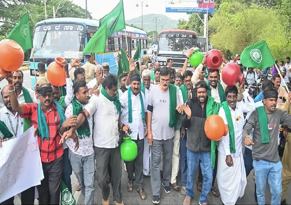 Farmers, organisations protest CWRC order to release Cauvery water - News Karnataka