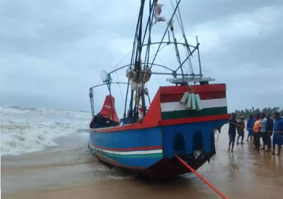 Fishing boat drifts ashore at Ucchila after sea rescue - News Karnataka