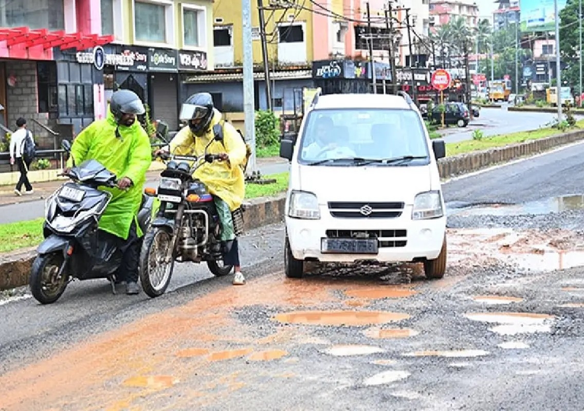 Huge potholes on Udupi road raise safety concerns for commuters - News Karnataka
