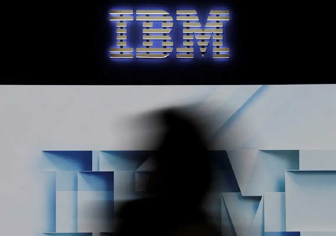 IBM shares crash 25% as CEO admits mistakes and bets on AI - News Karnataka
