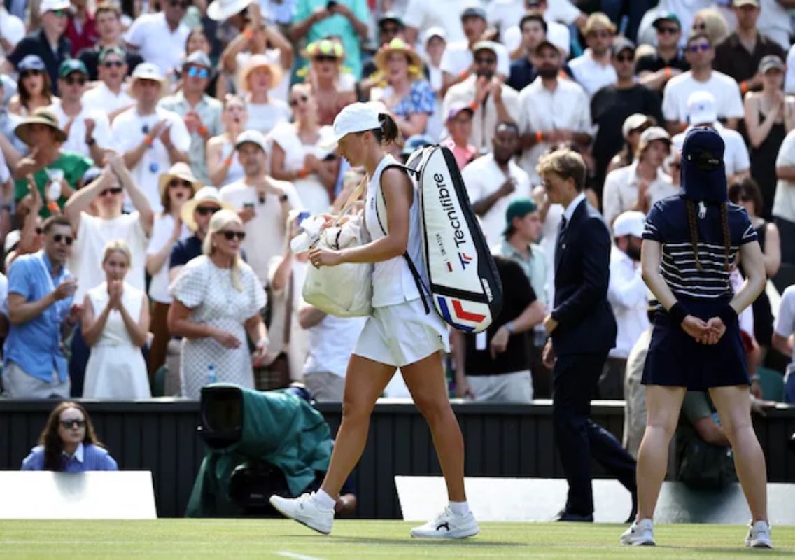 Swiatek stunned by Eala in Wimbledon shock exit - News Karnataka