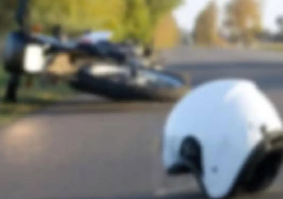 Interior decorator killed after hitting unlit speed breaker on ORR - News Karnataka