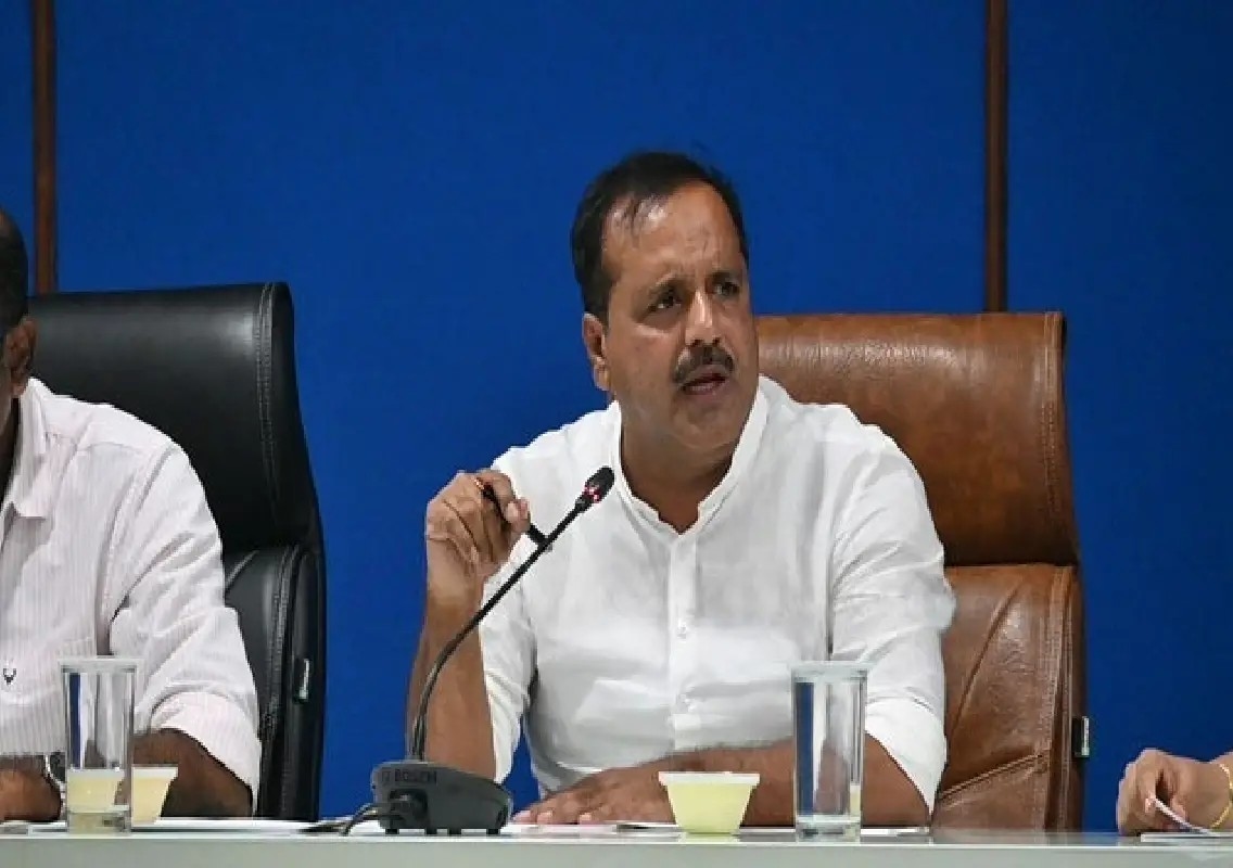 Khader directs coordinated monsoon disaster response in Udupi - News Karnataka
