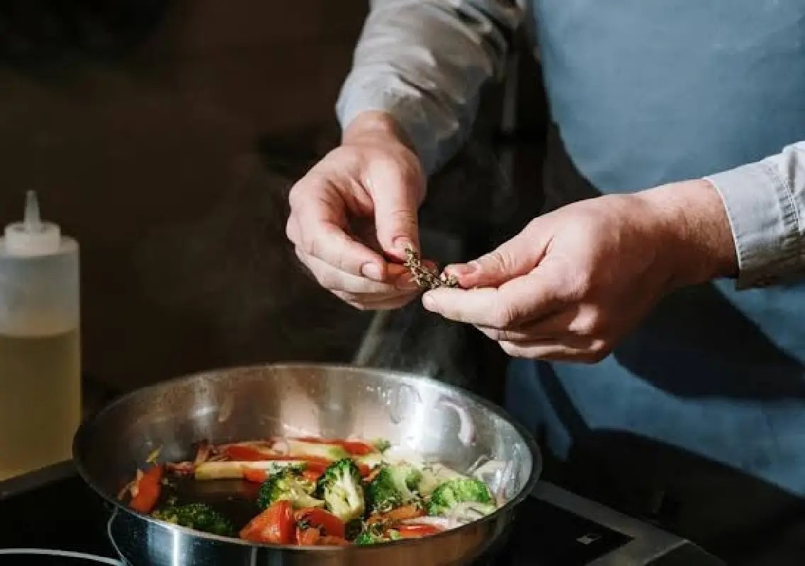 MCC seizes Ajinomoto, fines vendors for food safety violations - News Karnataka