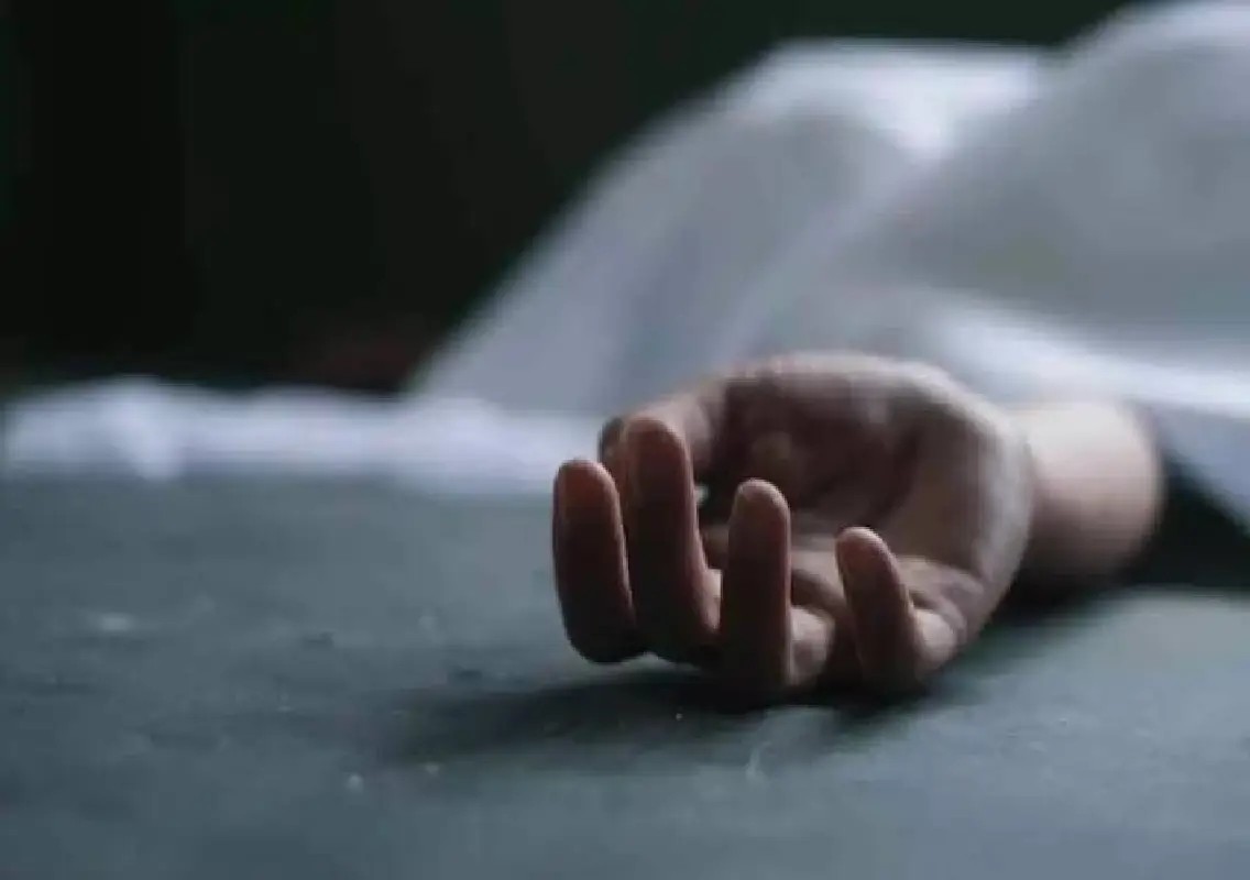 Man dies after being hit by train while filming video on tracks in Hyderabad: WATCH - News Karnataka